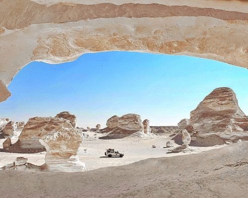 Safari at White Desert National Park & Bahariya Oasis – 1 Day Tour
